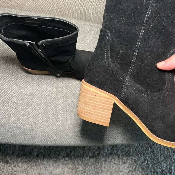 Booties brand new never worn black suede 2.5 heel side zip - Picture 3 of 7